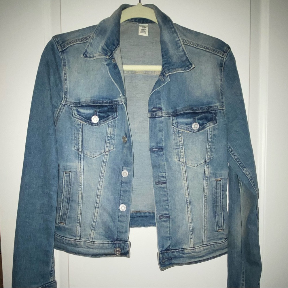 Women’s jean jacket!!!!